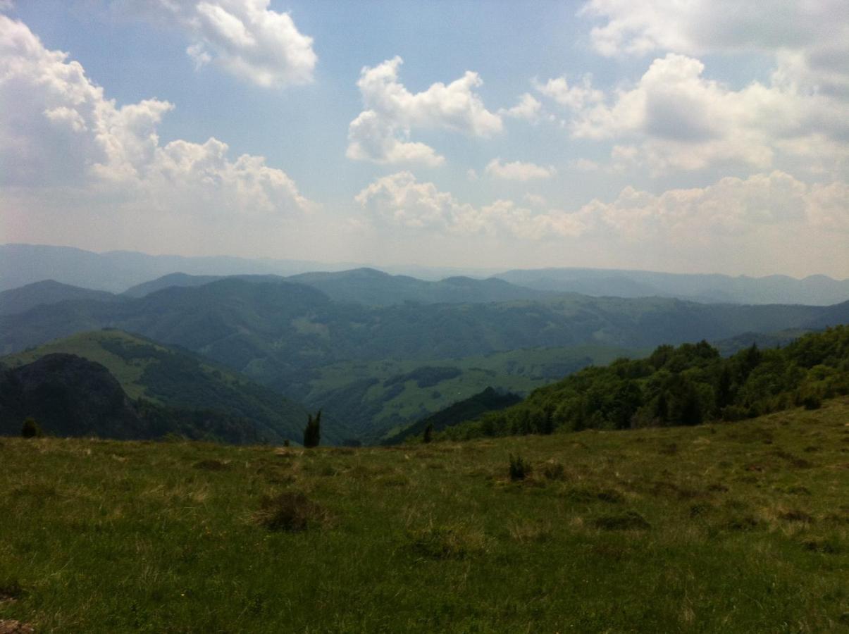 Pensiunea Skiland Muntele Baisorii Exterior foto